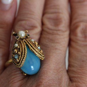 VINTAGE LADY BUG RING ANTIQUE GOLD TONE BLUE STONE